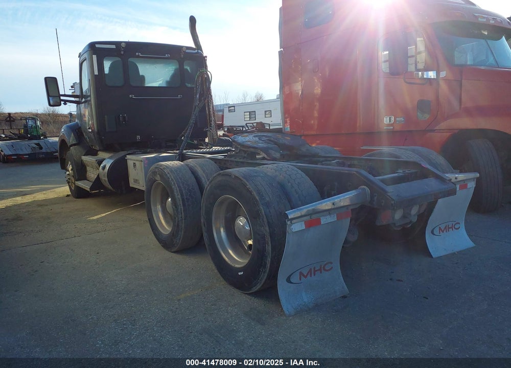2020 KENWORTH T880 VIN: 1XKZDP9X3LJ395198