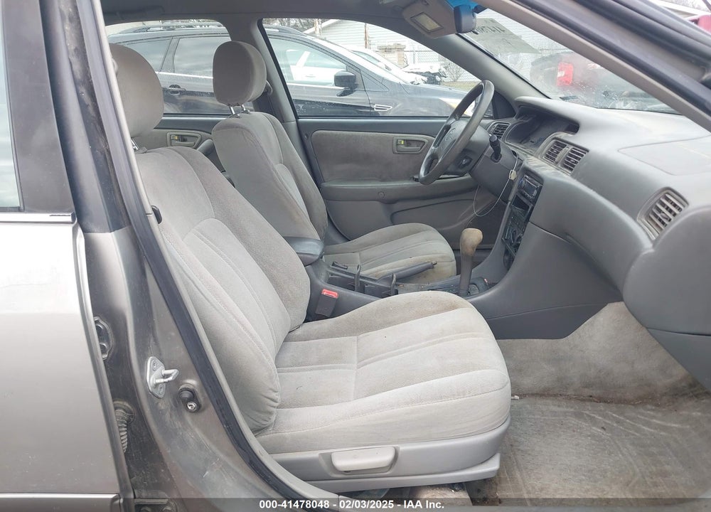 2001 TOYOTA CAMRY CE VIN: 4T1BG22K91U083741