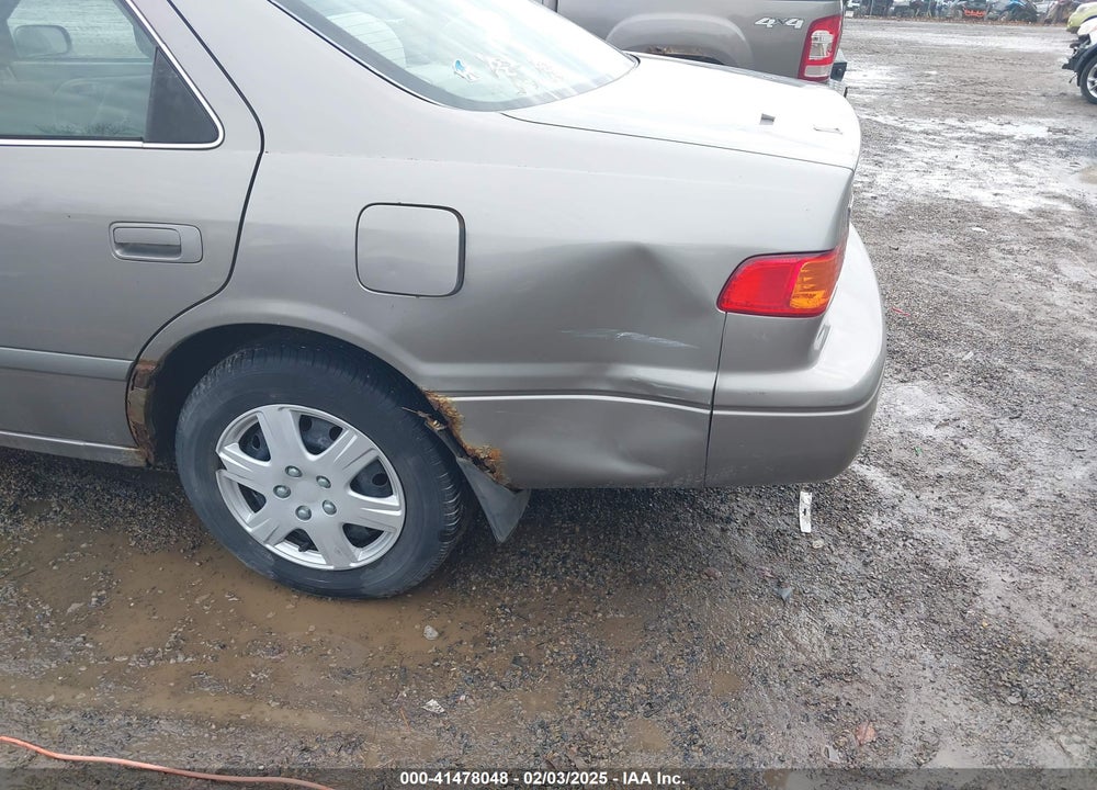 2001 TOYOTA CAMRY CE VIN: 4T1BG22K91U083741