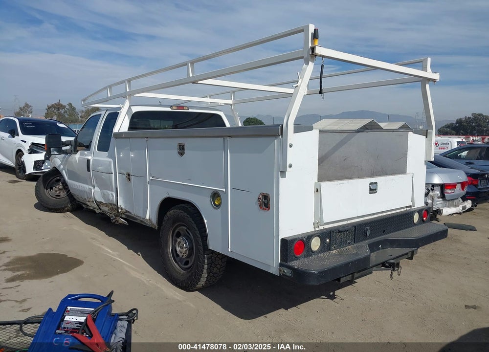 2011 FORD F-350 CHASSIS LARIAT/XL/XLT VIN: 1FD8X3E64BEC82528