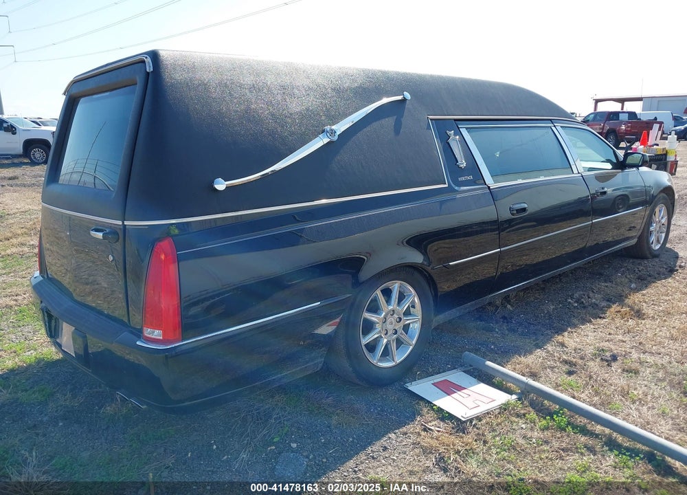 2011 CADILLAC DTS STANDARD VIN: 1GE7K9C68BU600572