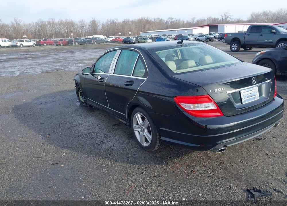 2010 MERCEDES-BENZ C 300 VIN: WDDGF5EB1AR110644