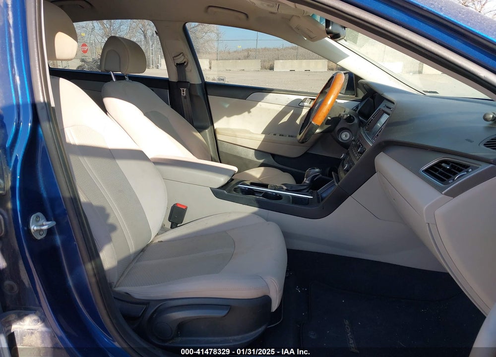 2017 HYUNDAI SONATA VIN: 5NPE24AF3HH463663