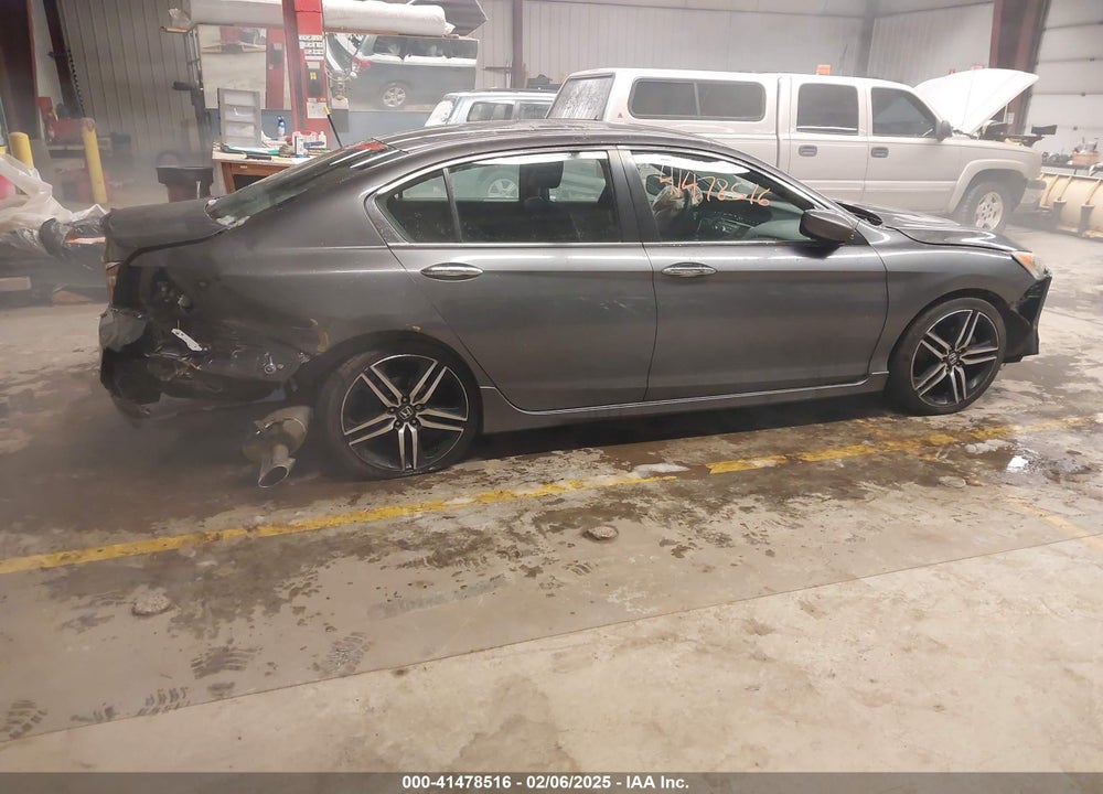 2017 HONDA ACCORD VIN: 1HGCR2F52HA163600