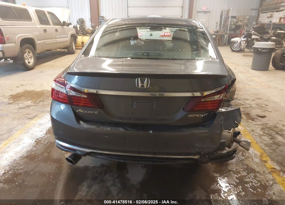 2017 HONDA ACCORD VIN: 1HGCR2F52HA163600