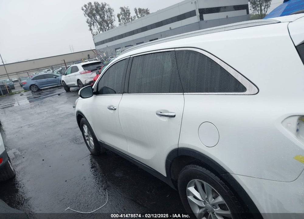 2016 KIA SORENTO 3.3L LX VIN: 5XYPGDA56GG159895