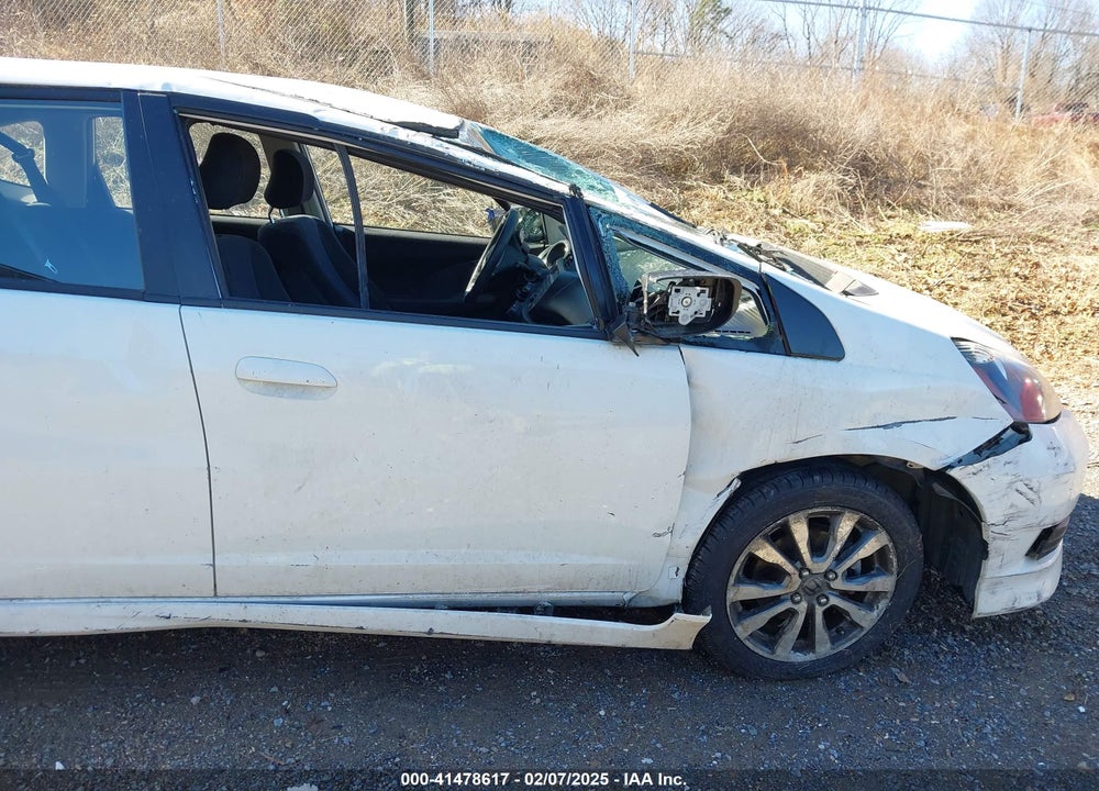 2013 HONDA FIT SPORT VIN: JHMGE8H58DC062585