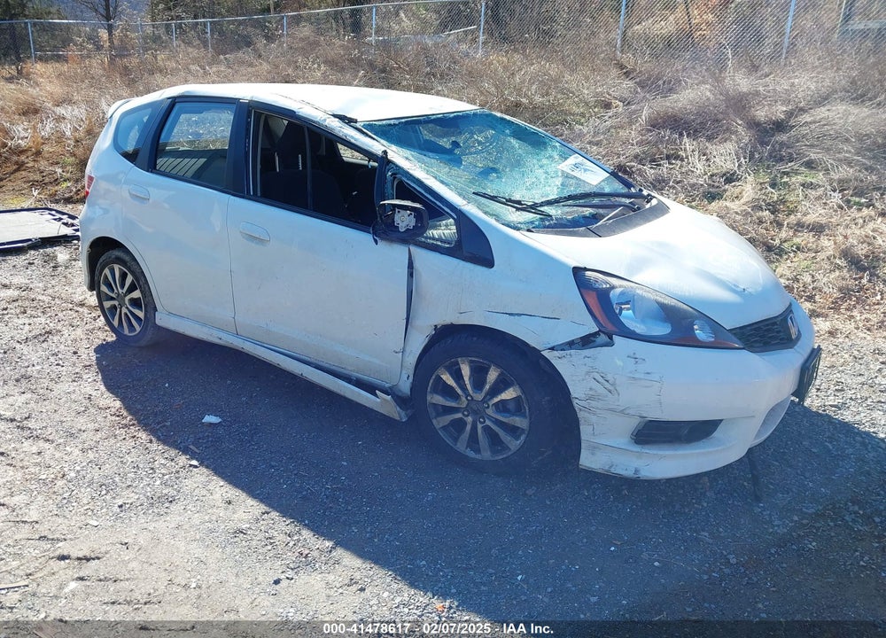 2013 HONDA FIT SPORT VIN: JHMGE8H58DC062585