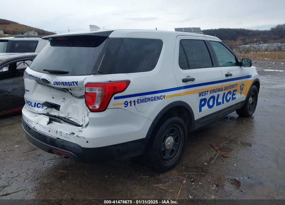 2017 FORD POLICE INTERCEPTOR VIN: 1FM5K8AR2HGE13631
