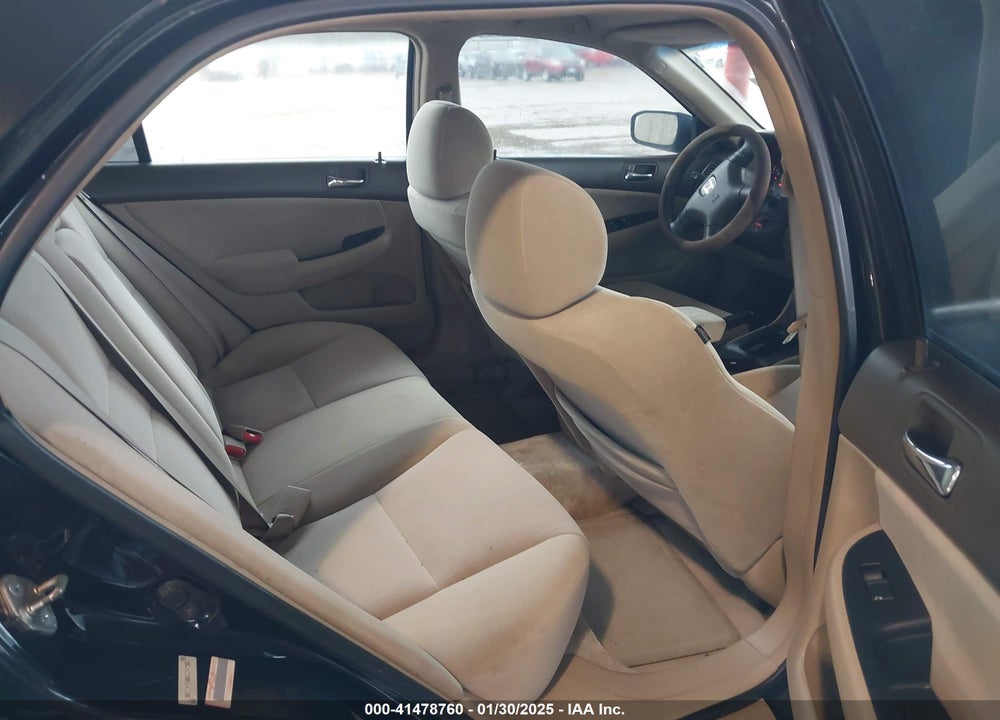 2005 HONDA ACCORD 2.4 LX VIN: 3HGCM56455G704269