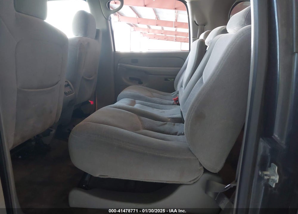 2004 CHEVROLET SUBURBAN 1500 LS VIN: 1GNEC16T14J254800