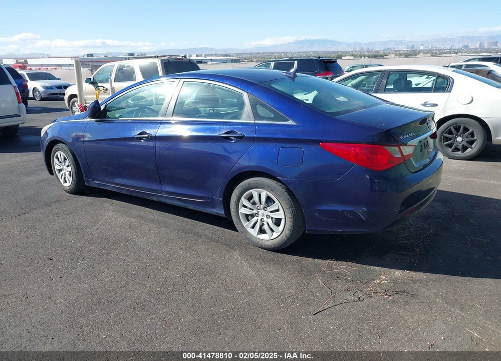 2011 HYUNDAI SONATA VIN: 5NPEB4AC1BH051805