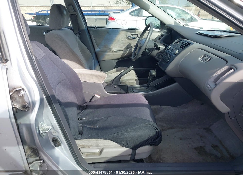 2002 HONDA ACCORD 2.3 LX VIN: 3HGCG66542G706726