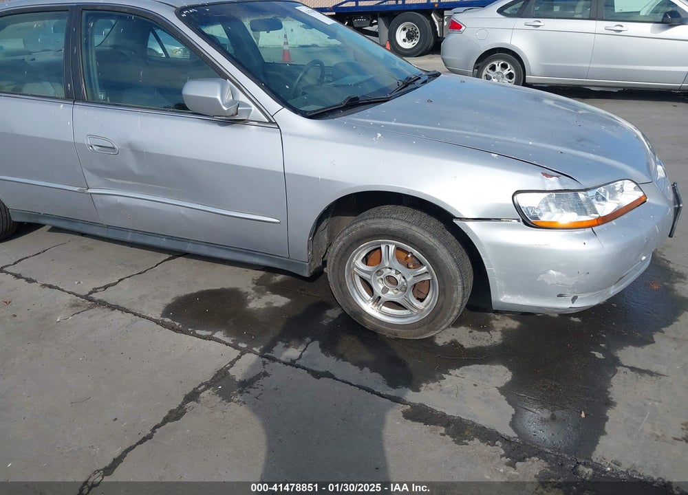2002 HONDA ACCORD 2.3 LX VIN: 3HGCG66542G706726