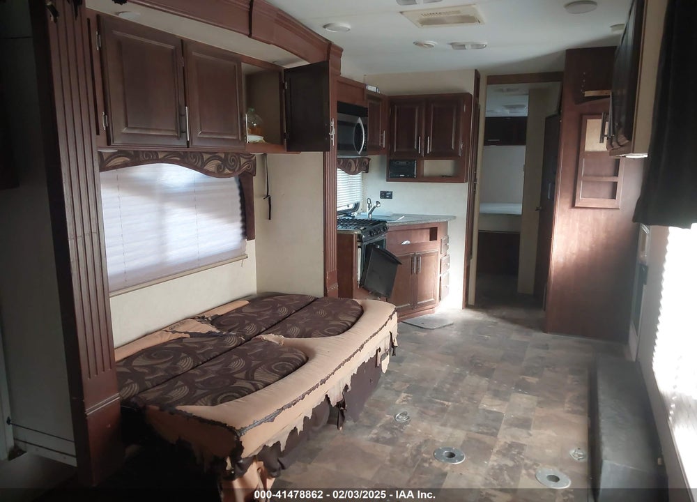 2013 ECLIPSE ATTITUDE VIN: 5LZBE2727DR010686