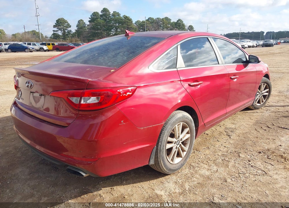 2015 HYUNDAI SONATA VIN: 5NPE24AF8FH092416