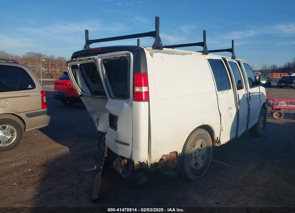 2005 CHEVROLET EXPRESS VIN: 1GCFH15T651204167