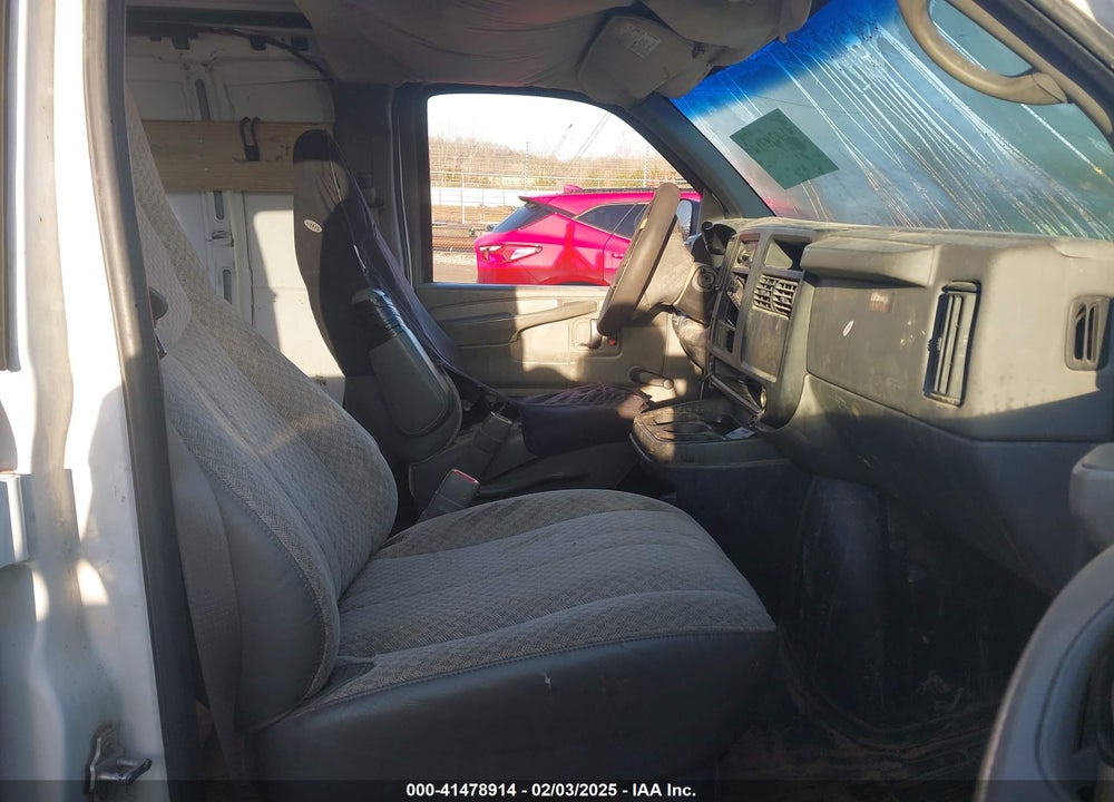 2005 CHEVROLET EXPRESS VIN: 1GCFH15T651204167