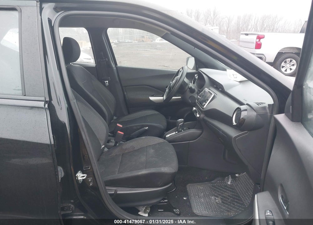 2019 NISSAN KICKS SV VIN: 3N1CP5CU6KL527179