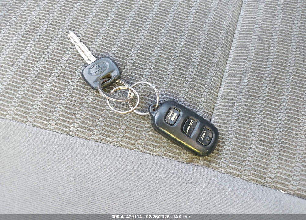 2005 TOYOTA CAMRY VIN: 4T1BE30K65U088397