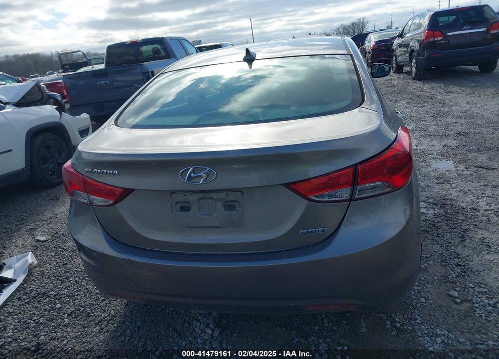 2013 HYUNDAI ELANTRA VIN: 5NPDH4AE0DH182710