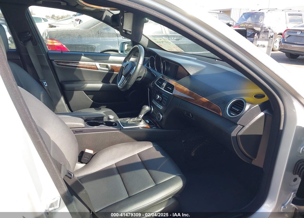 2014 MERCEDES-BENZ C 250 VIN: WDDGF4HB0EA960100
