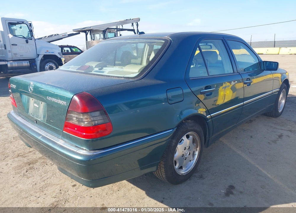 2000 MERCEDES-BENZ C 230 KOMPRESSOR VIN: WDBHA24G9YA852483