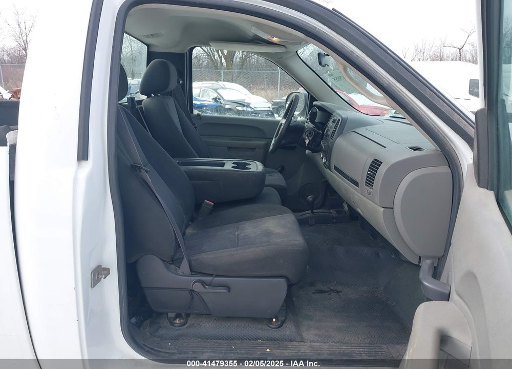 2011 CHEVROLET SILVERADO K1500 VIN: 1GCNKPE00BZ257241