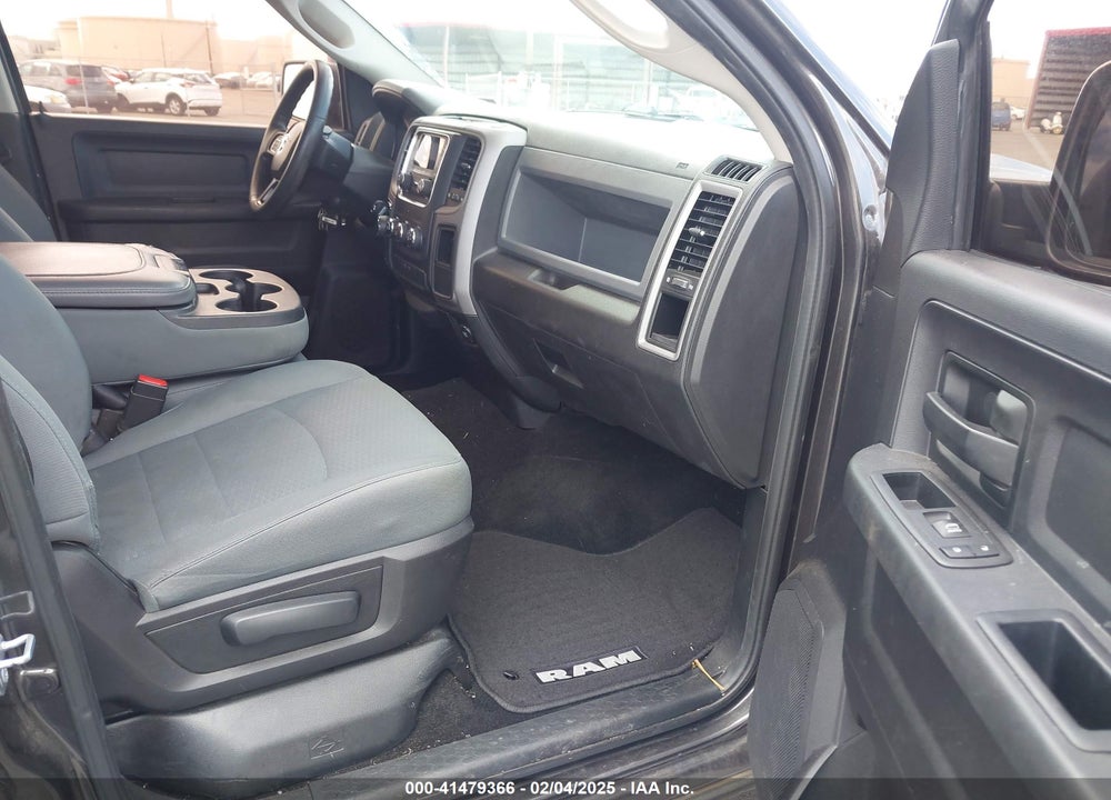 2016 RAM 1500 VIN: 3C6RR7KT2GG384910