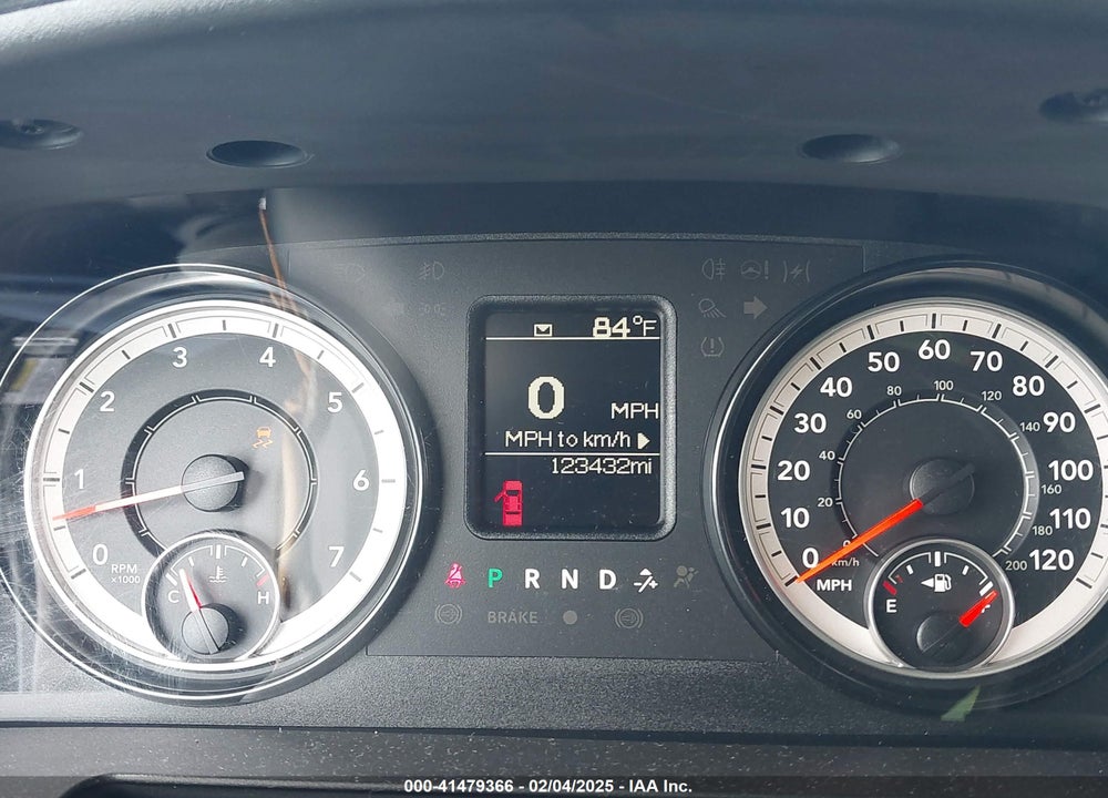 2016 RAM 1500 VIN: 3C6RR7KT2GG384910