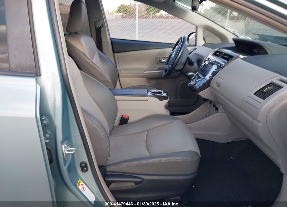 2016 TOYOTA PRIUS V VIN: JTDZN3EU1GJ042011