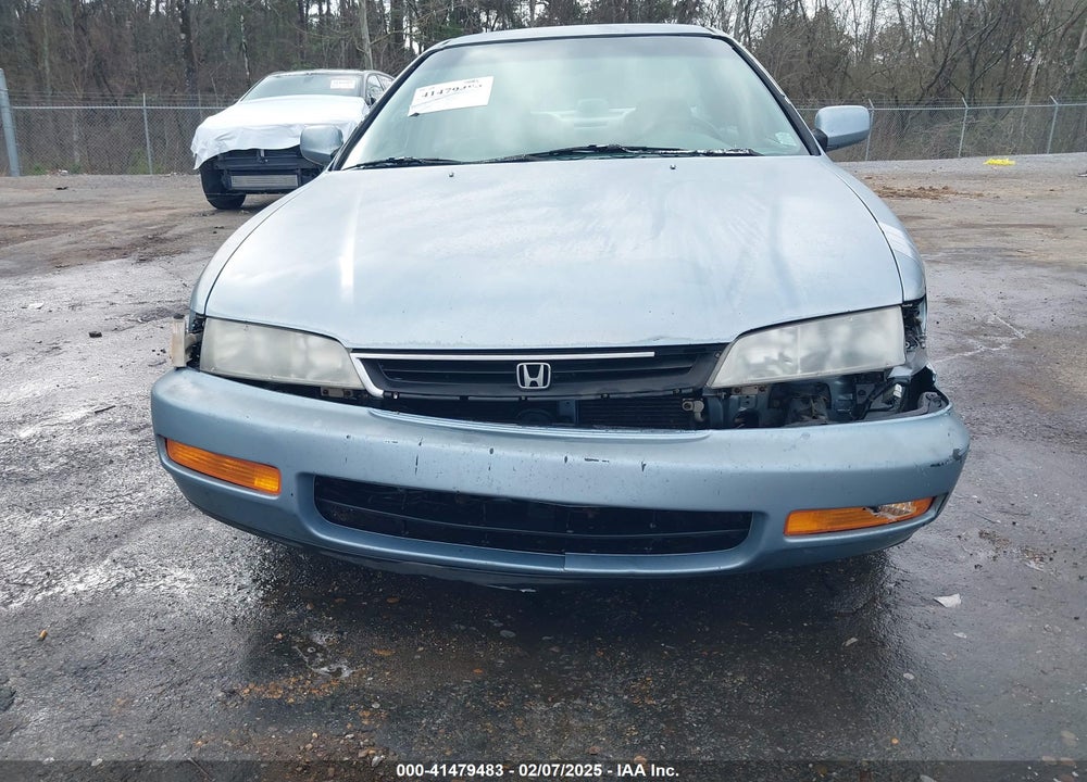 1996 HONDA ACCORD LX/EX VIN: 1HGCD5631TA137402