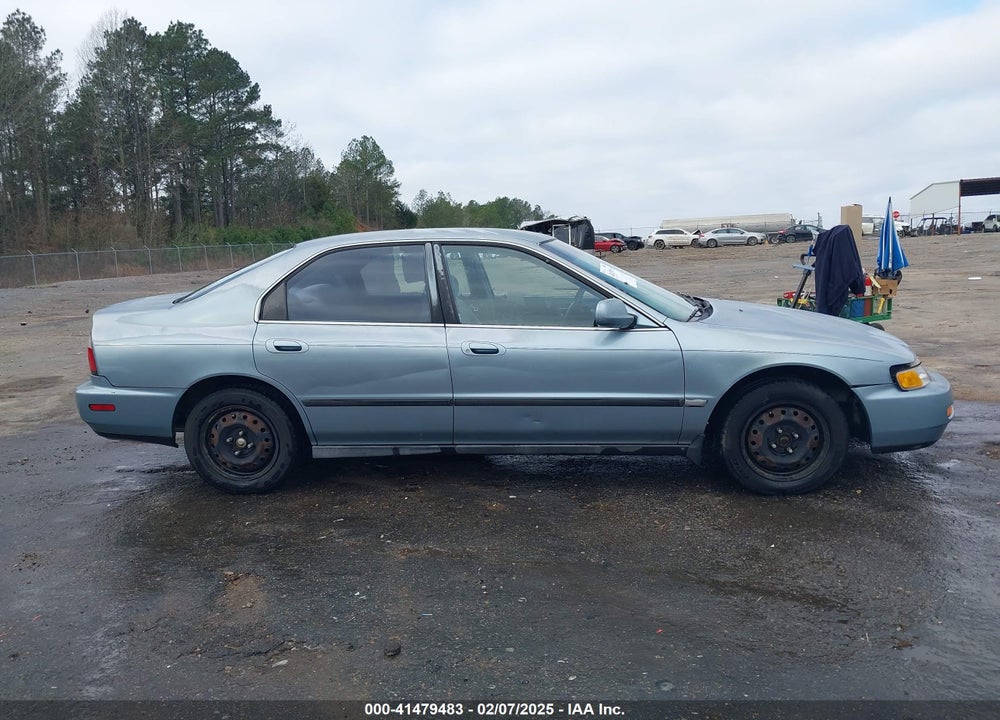 1996 HONDA ACCORD LX/EX VIN: 1HGCD5631TA137402