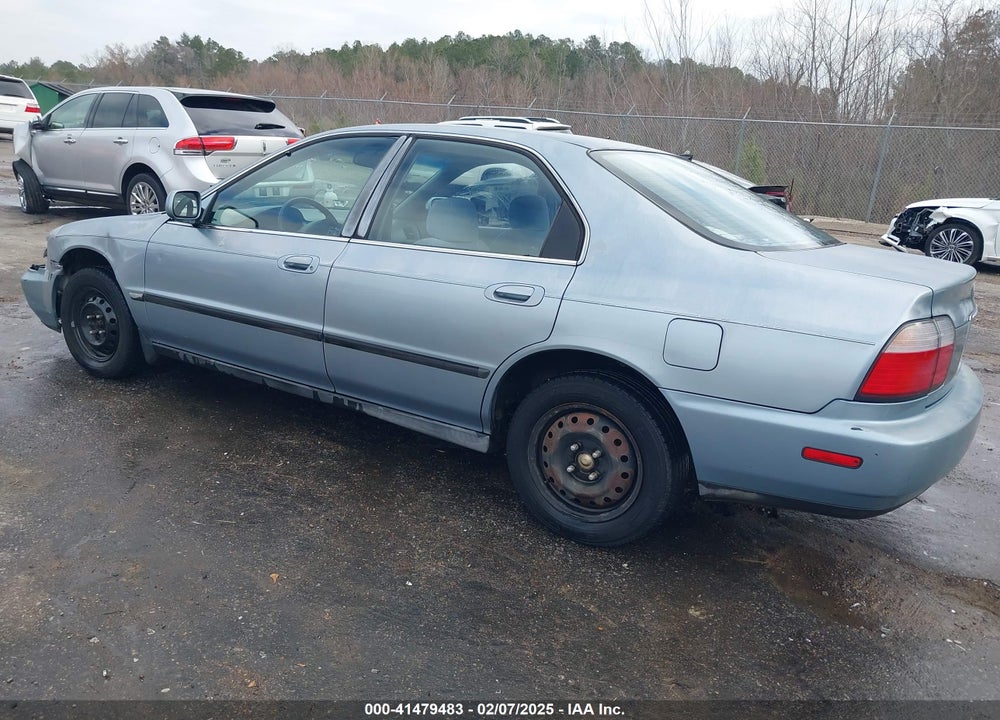 1996 HONDA ACCORD LX/EX VIN: 1HGCD5631TA137402