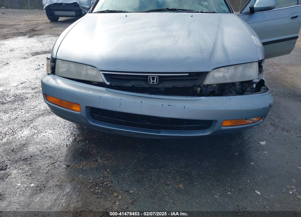 1996 HONDA ACCORD LX/EX VIN: 1HGCD5631TA137402