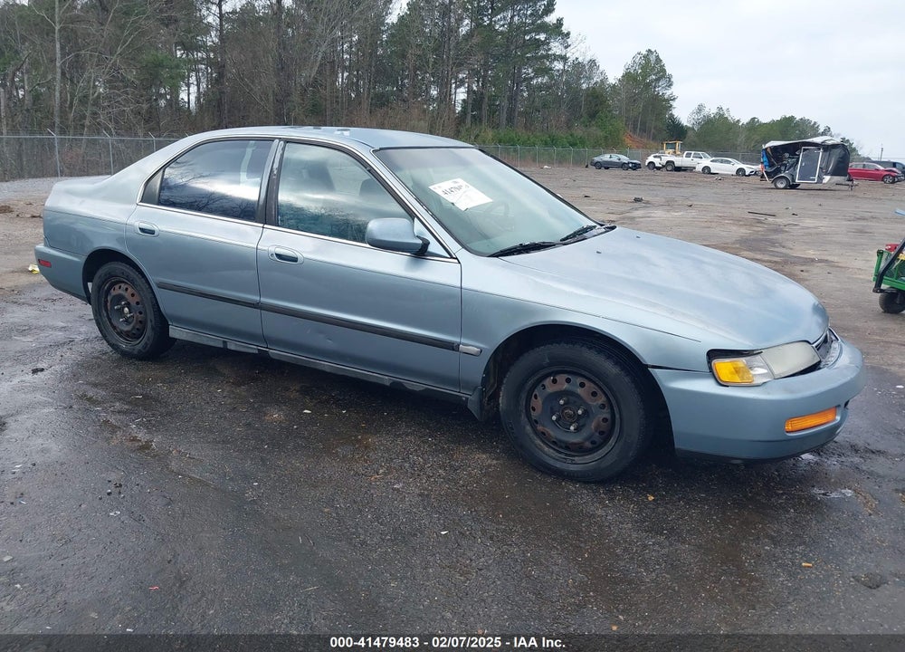 1996 HONDA ACCORD LX/EX VIN: 1HGCD5631TA137402