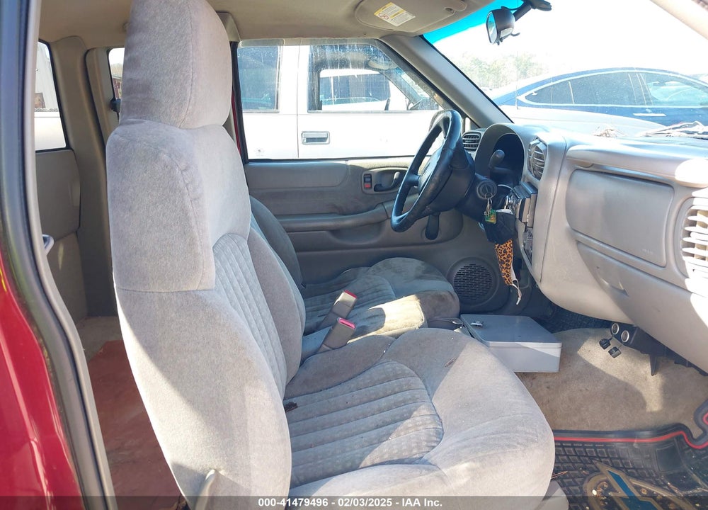 2002 CHEVROLET S-10 LS VIN: 1GCCS19W428133546