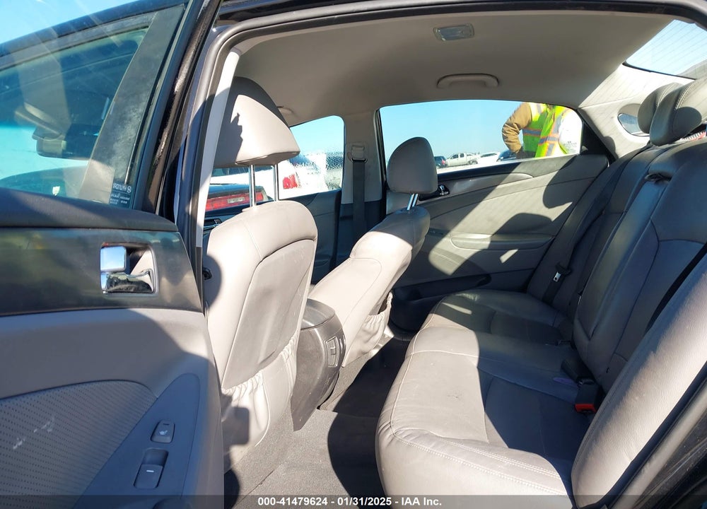 2013 HYUNDAI SONATA HYBRID VIN: KMHEC4A40DA090333