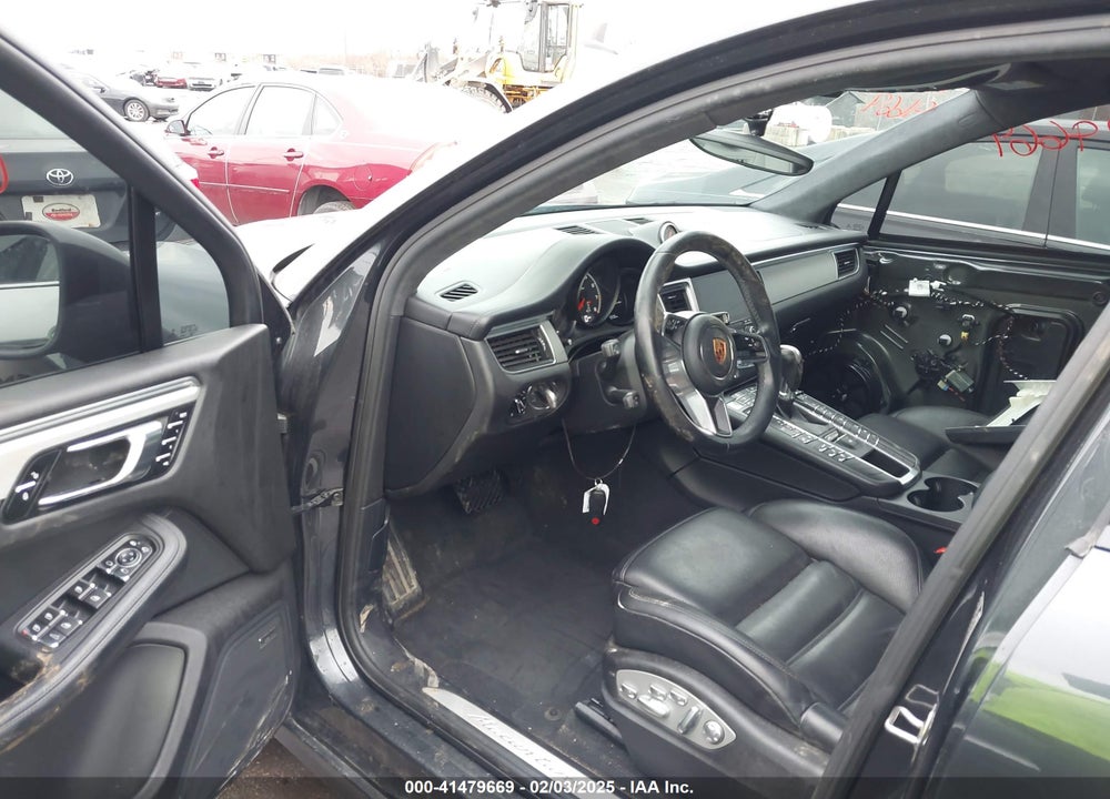 2018 PORSCHE MACAN VIN: WP1AF2A59JLB71496