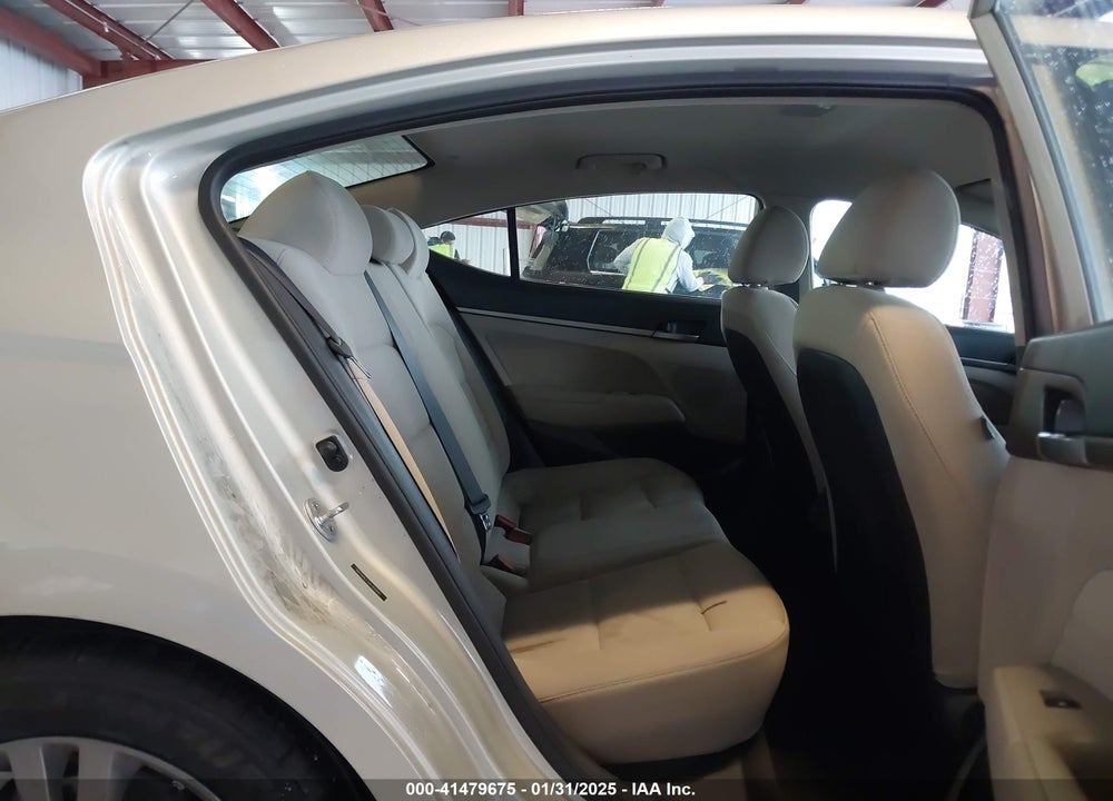 2018 HYUNDAI ELANTRA VIN: 5NPD84LF3JH368940