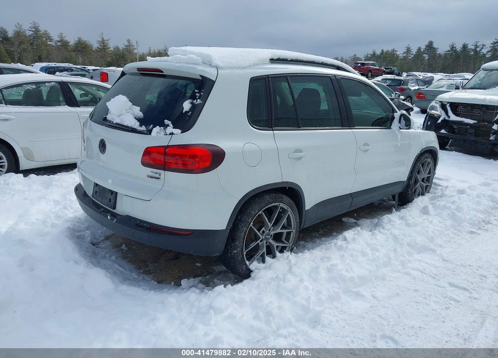 2017 VOLKSWAGEN TIGUAN 2.0T/2.0T S VIN: WVGBV7AX7HK044071