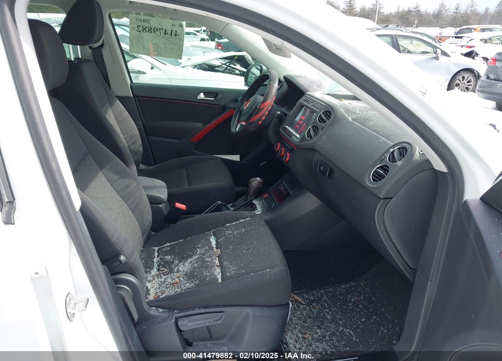 2017 VOLKSWAGEN TIGUAN 2.0T/2.0T S VIN: WVGBV7AX7HK044071