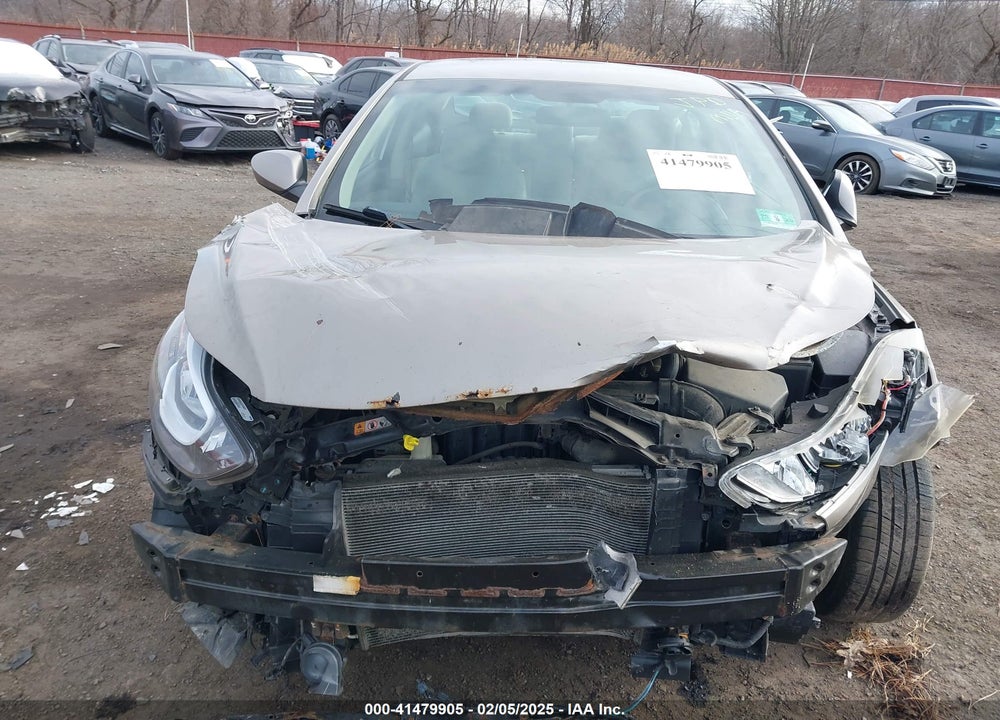 2014 HYUNDAI ELANTRA VIN: 5NPDH4AE4EH529120