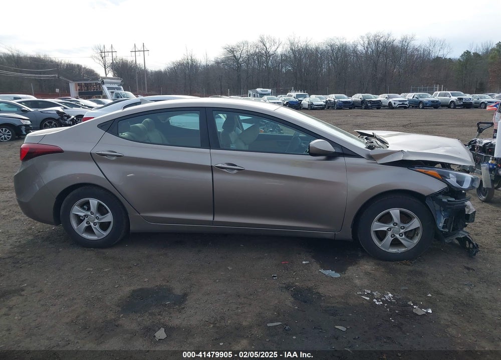 2014 HYUNDAI ELANTRA VIN: 5NPDH4AE4EH529120