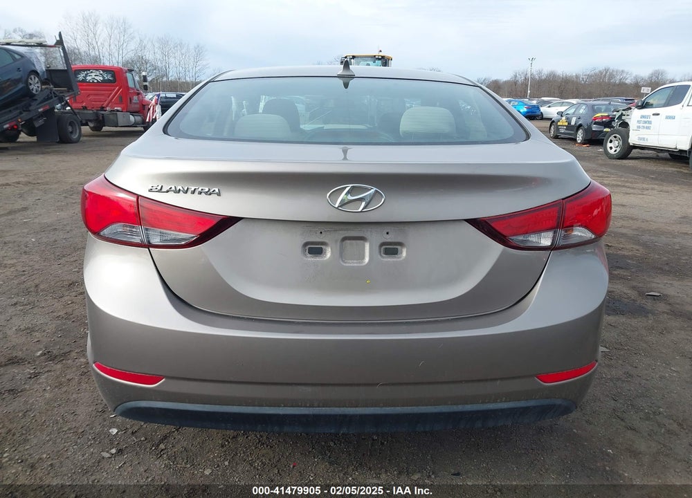 2014 HYUNDAI ELANTRA VIN: 5NPDH4AE4EH529120
