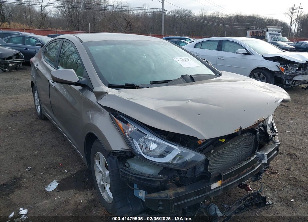 2014 HYUNDAI ELANTRA VIN: 5NPDH4AE4EH529120