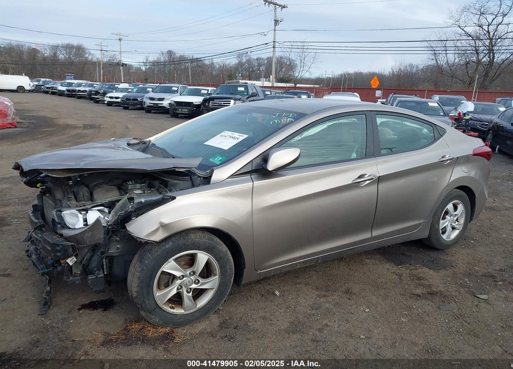 2014 HYUNDAI ELANTRA VIN: 5NPDH4AE4EH529120