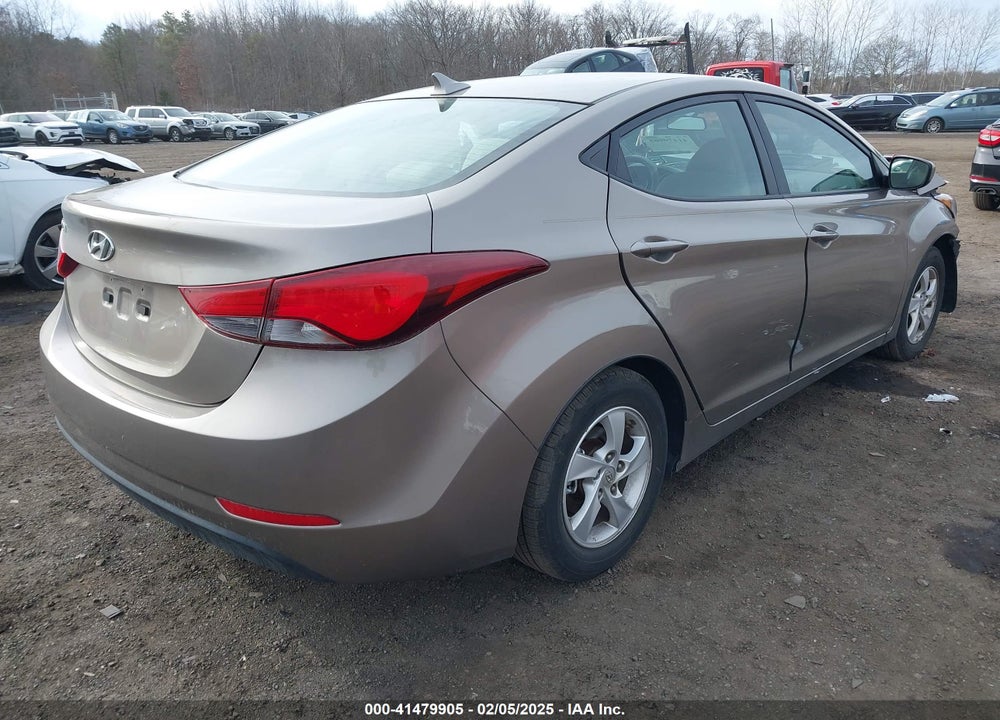 2014 HYUNDAI ELANTRA VIN: 5NPDH4AE4EH529120