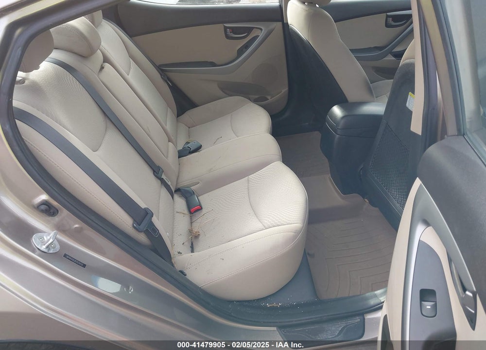 2014 HYUNDAI ELANTRA VIN: 5NPDH4AE4EH529120