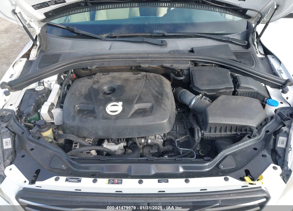 2015 VOLVO XC60 VIN: YV440MDB5F2610281